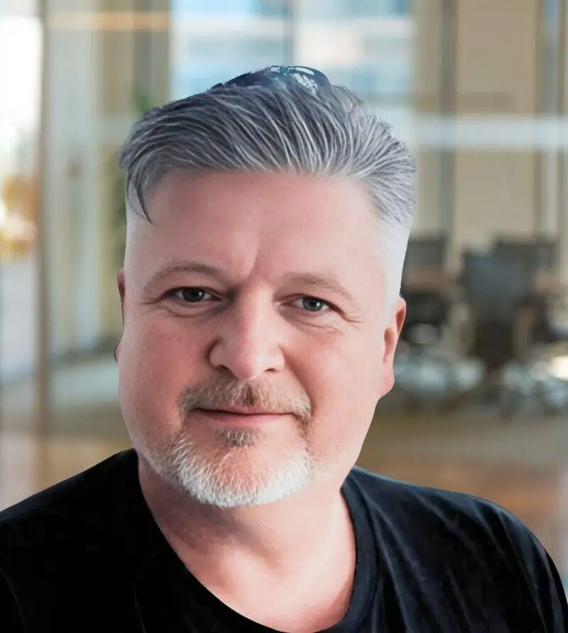 Porträt von Adrian Stemmer, Heilpraktiker